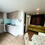Parisi אתר קמפינג
